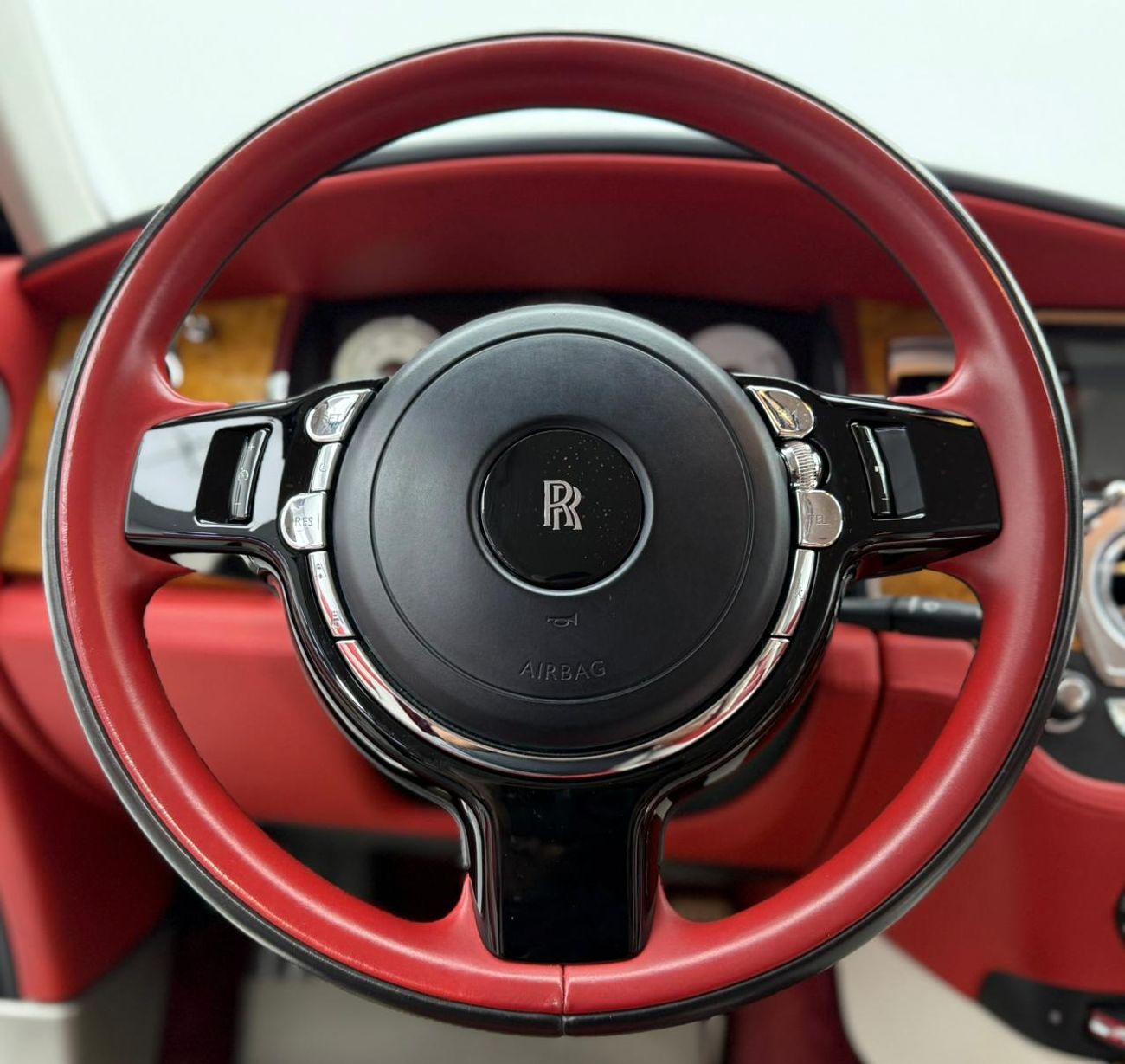 رولز رويس واريث 2019 Rolls-Royce Wraith Black Badge, Warranty, Service History, Excellent Condition, GCC