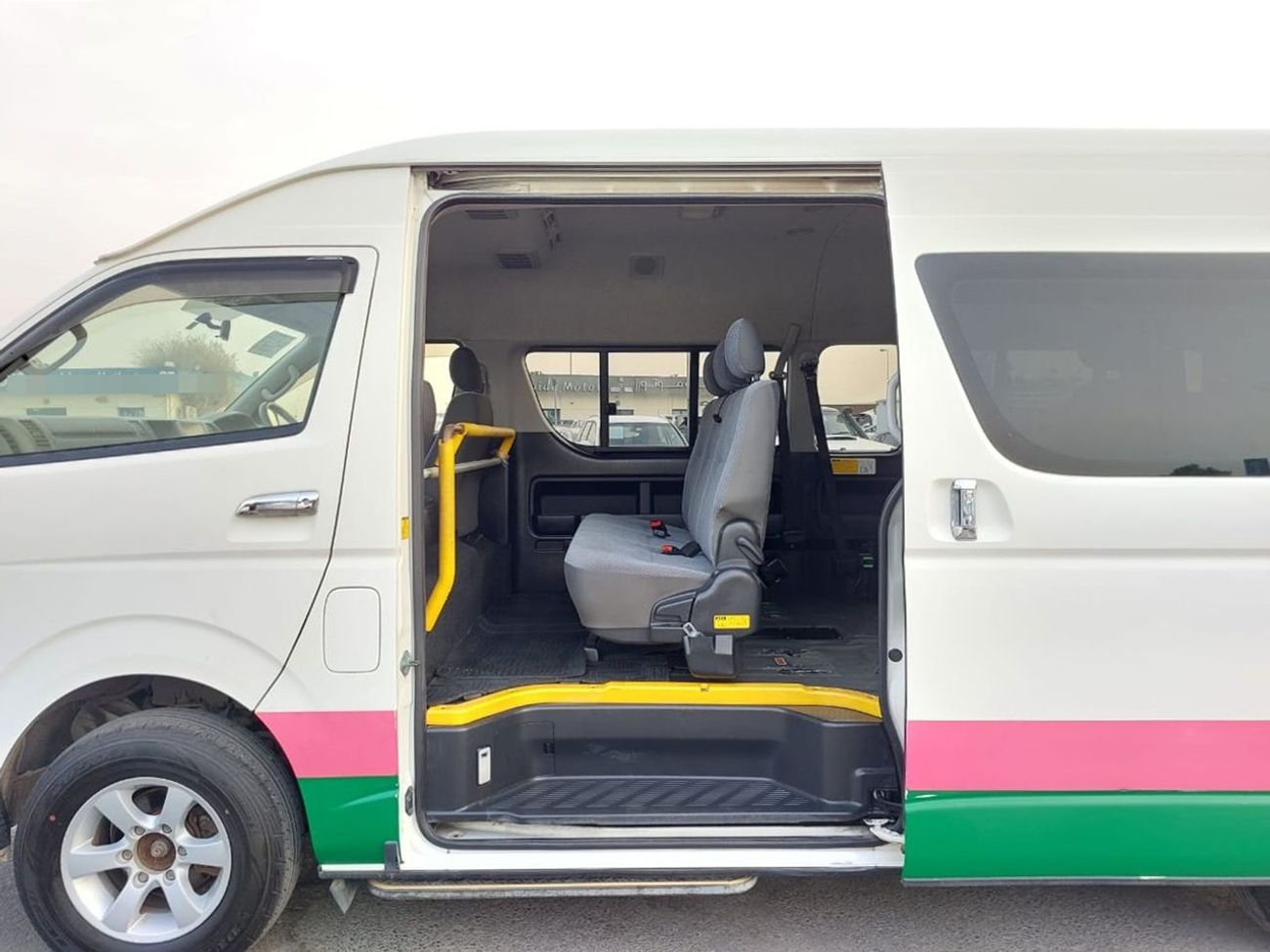 Toyota Hiace TOYOTA HIACE COMMUTER VAN RHD 2012 MODEL 2.7 L PETROL AUTOMATIC(PM05079)