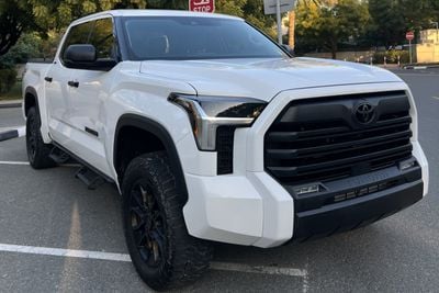 Toyota Tundra SR5 2023  34000Km  American