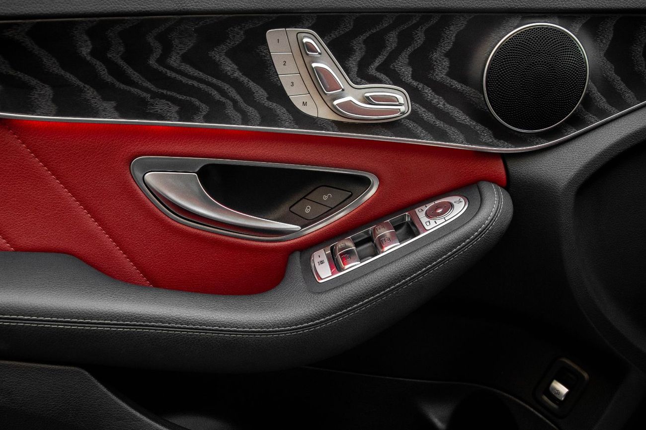 مرسيدس بنز C 200 C200 AMG | 2,155 P.M | 0% Downpayment | Sedan!