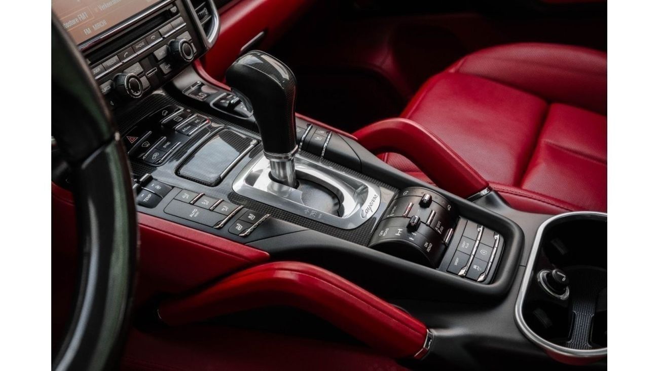 Porsche Cayenne Turbo | 4,082 P.M (3 Years)⁣ | 0% Downpayment | Agency Service History