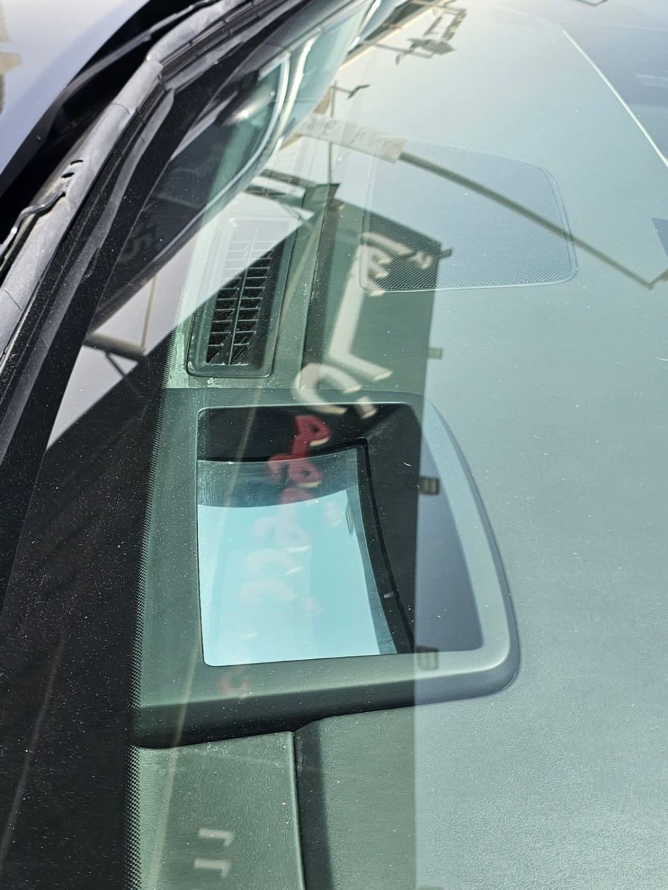 جينيسس G90 Royal 5.0L (410 HP)