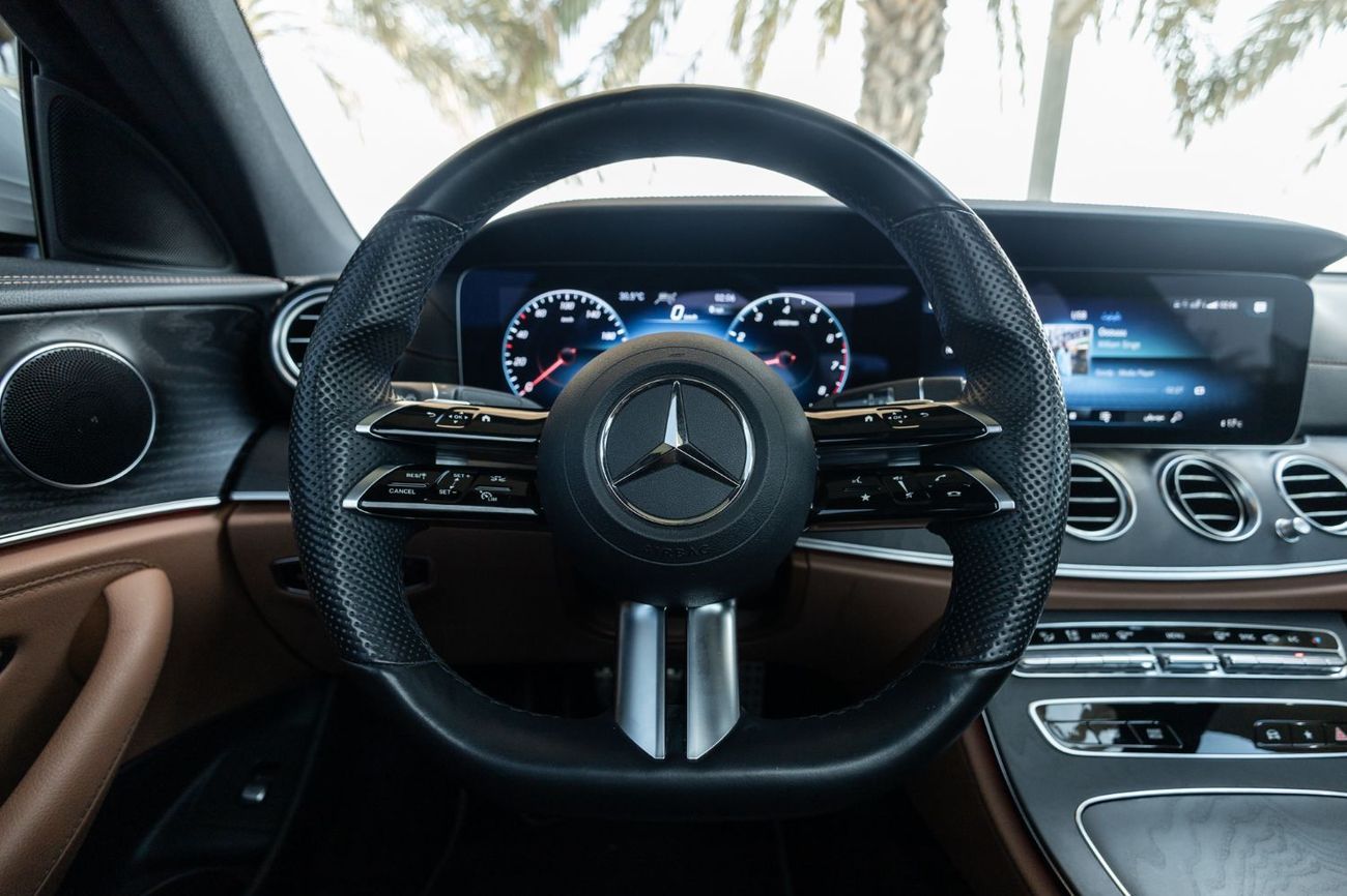 مرسيدس بنز E300 Premium 2.0L