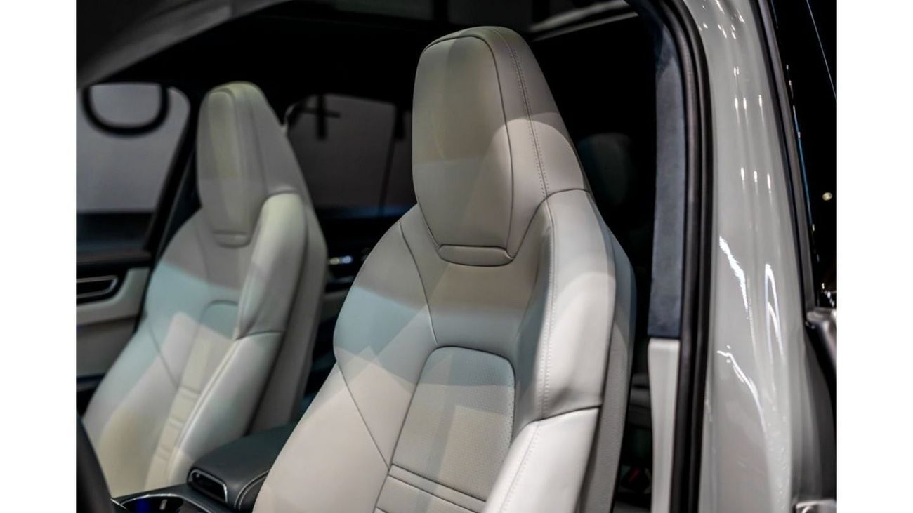 بورش كايان 2022 Porsche Cayenne GTS Coupe, 2025 Porsche Warranty, Full Service History, Low KMs, GCC