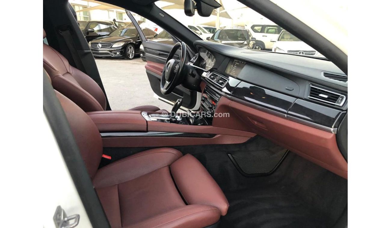 بي أم دبليو 750Li موديل 2010 خليجي فل مواصفات شاشات خلفيه  تحديد مسار مالك واحد بصمه 5 كاميرات