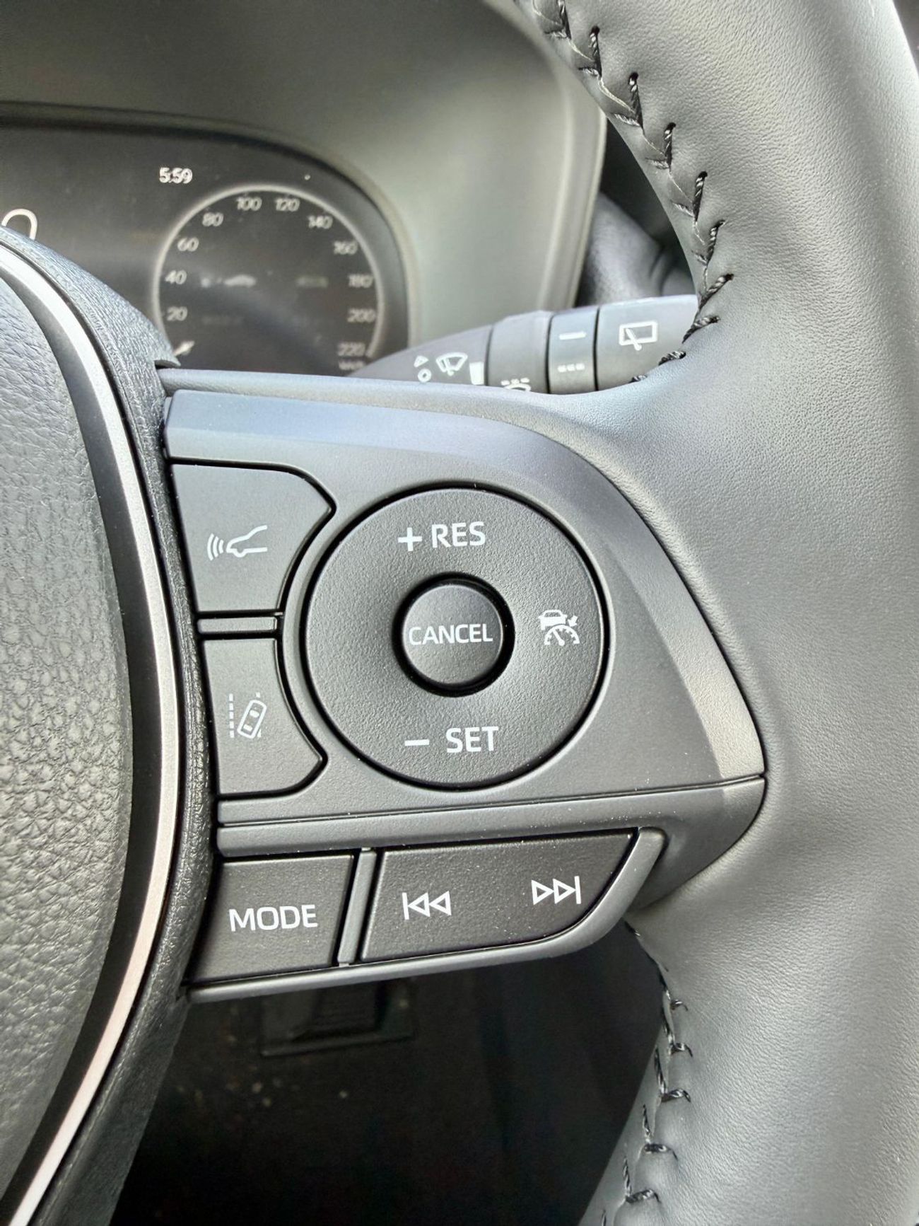 تويوتا راف ٤ Toyota RAV4 Toyota RAV4 2.0L Petrol FULL OPTION