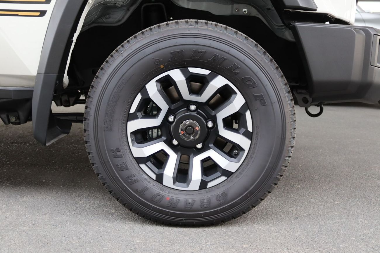 تويوتا لاند كروزر 70 2.8 DIESEL MANUAL TRANSMISSION DIFF LOCK **التصدير فقط خارج الخليج*****EXPORT ONLY**