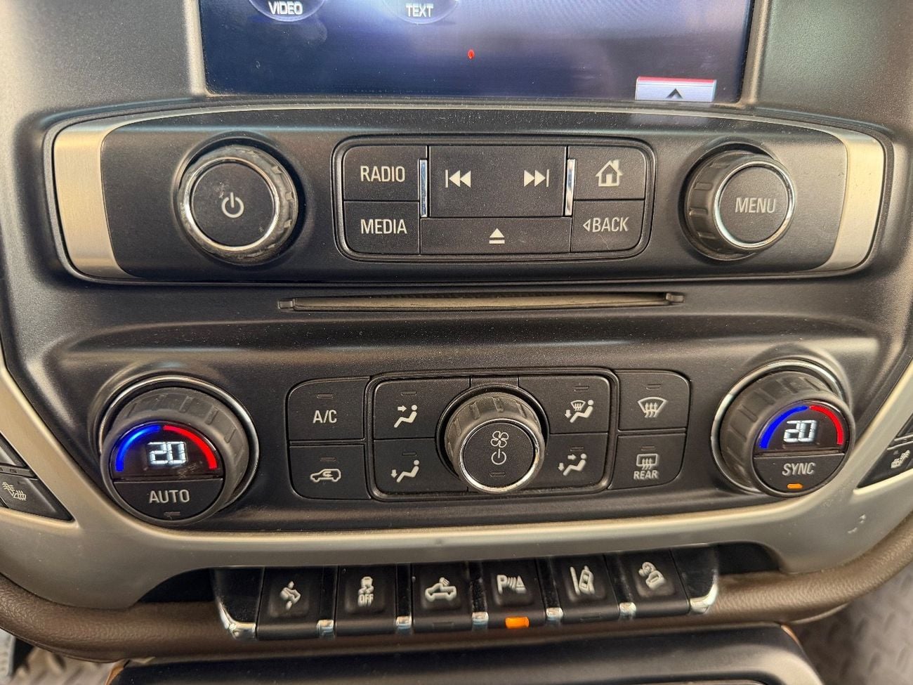 GMC Sierra 1500 SLT 5.3L Double Cab Utility 2015 GMC Sierra 1500 SLT 5.3 V8 | 1 Owner | Full Option | Passing T