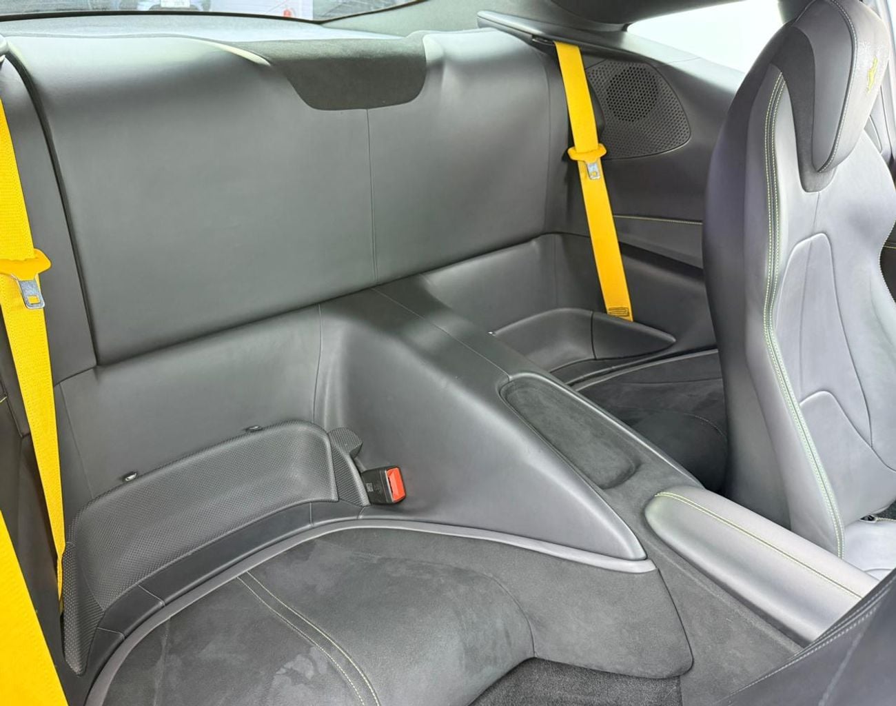 Ferrari Roma 2021 Ferrari Roma, Warranty, Full Service History, Very Low Km, Excellent Condition, GCC