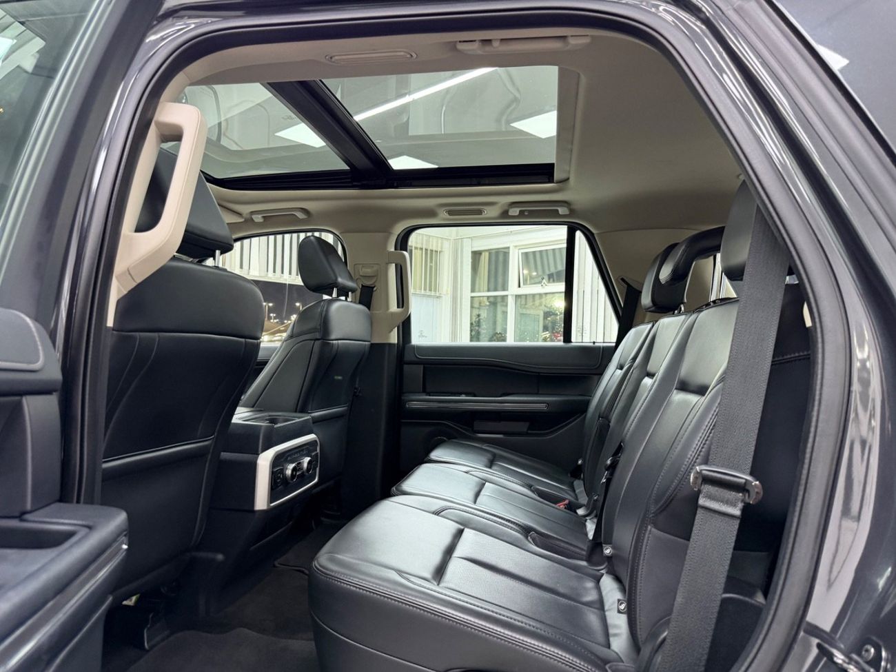 فورد إكسبيديشن XLT-EL 3.5L 4WD