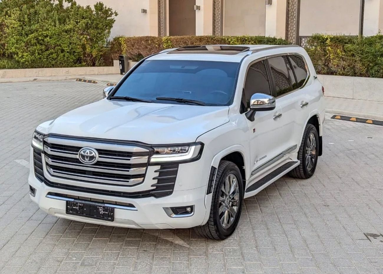 Toyota Land Cruiser 2015 FACELIFTED 2025 WITH INTERIOR AND EXTERIOR V8 FULL OPTION IN EXCELLENT CONDITION