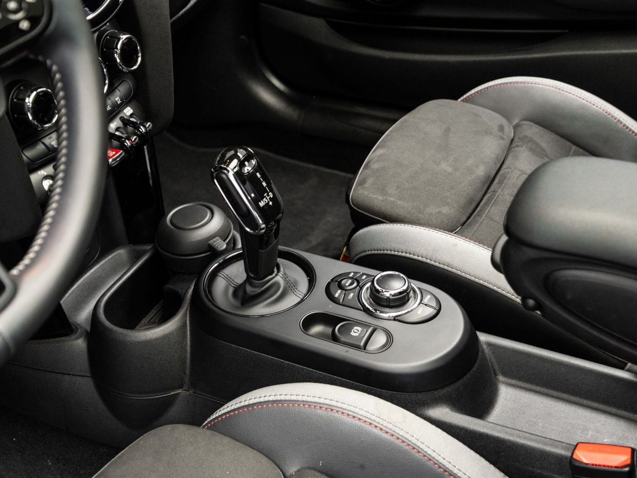 Mini Cooper SUMMER STARTS NOW | EXCLUSIVE DEAL BY BLACKLINE, May 2027 Mini Warranty + Service Contract, GCC