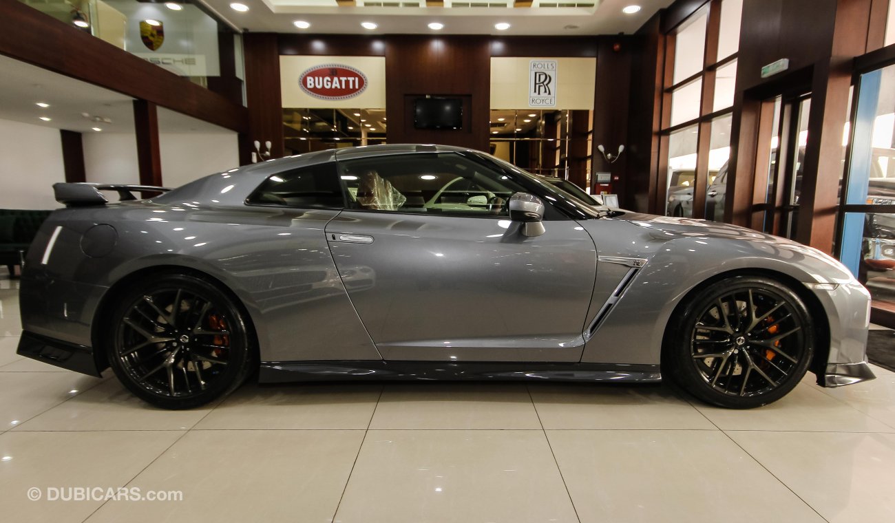 Nissan GT-R