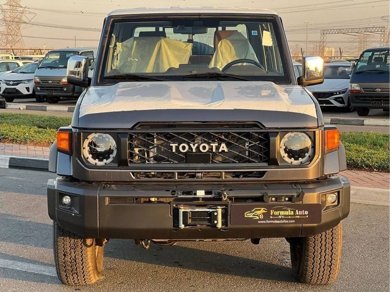 Toyota Land Cruiser Pick Up LC79 D/C 2.8L DSL A/T  // 2024 // FULL OPTION WITH RADAR , LED LIGHT , DVD & BACK CAMERA // SPECIAL