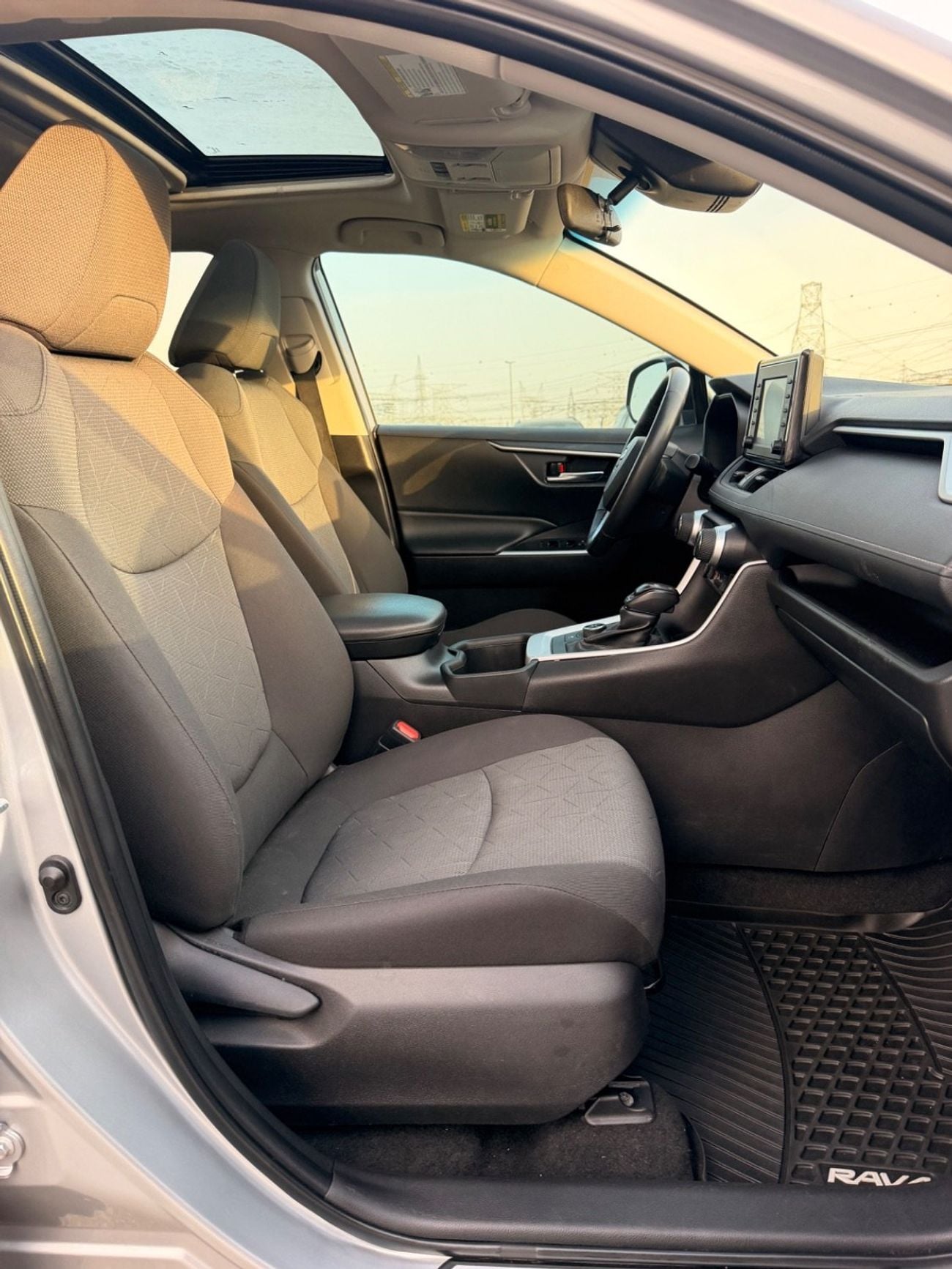 Toyota RAV4 Hybrid XLE 2.5L