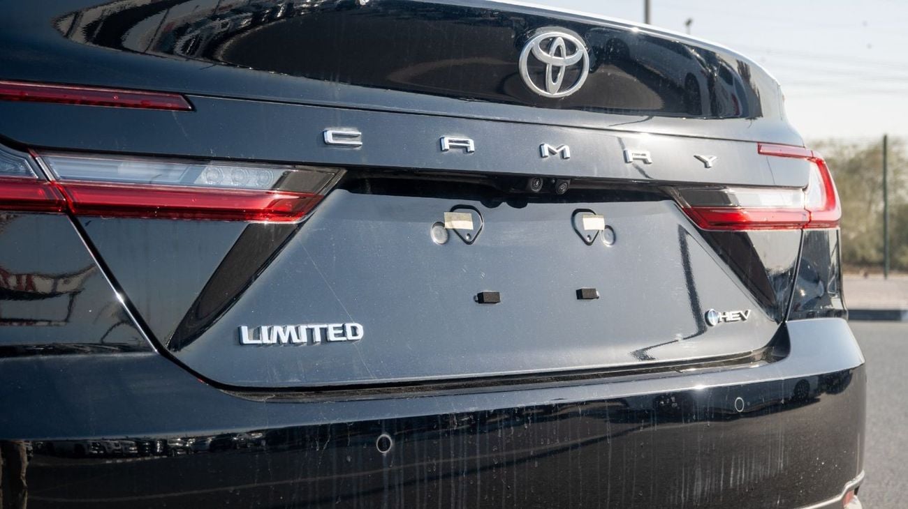 Toyota Camry limited 2.5L Hybrid