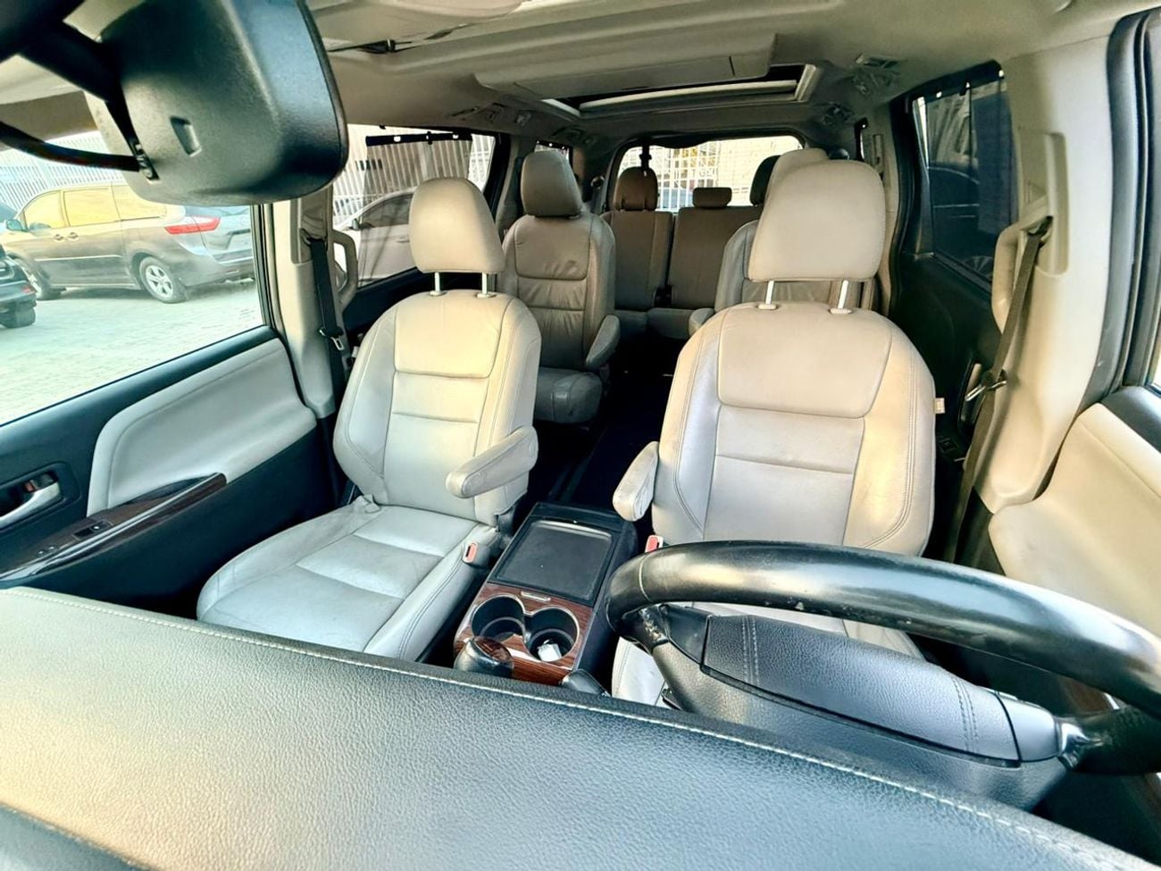 Toyota Sienna 2018 TOYOTA SIENNA XLE 360 cam  full option Ready  White