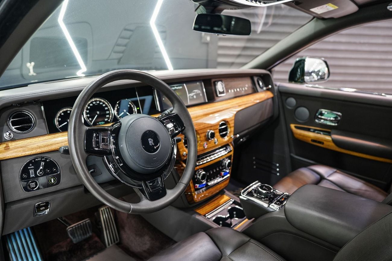 رولز رويس فانتوم Std 6.8L Rear-Seat Entertainment, Starlight Headliner, Dealer Extended Warranty!!