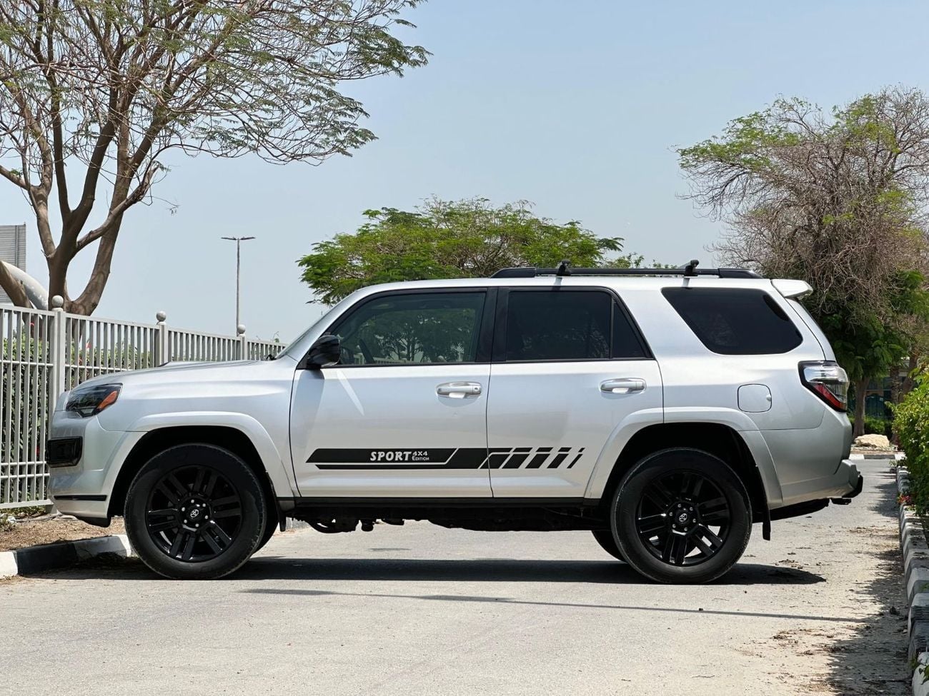 Toyota 4Runner LIMITED Left Hand Drive Year: *2016* *Full Option Premium* UAE Pass