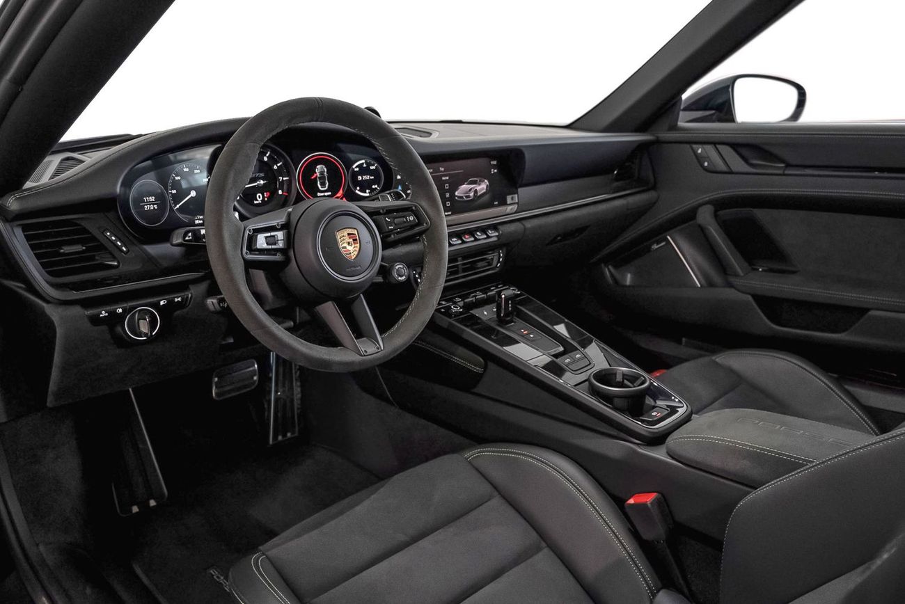 Porsche 911 Targa 4GTS 3.0L (450 HP)