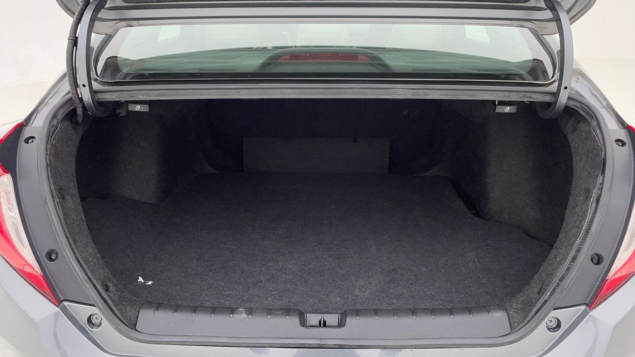 هوندا سيفيك LX 1.6 | بدون دفعة مقدمة | اختبار قيادة مجاني للمنزل