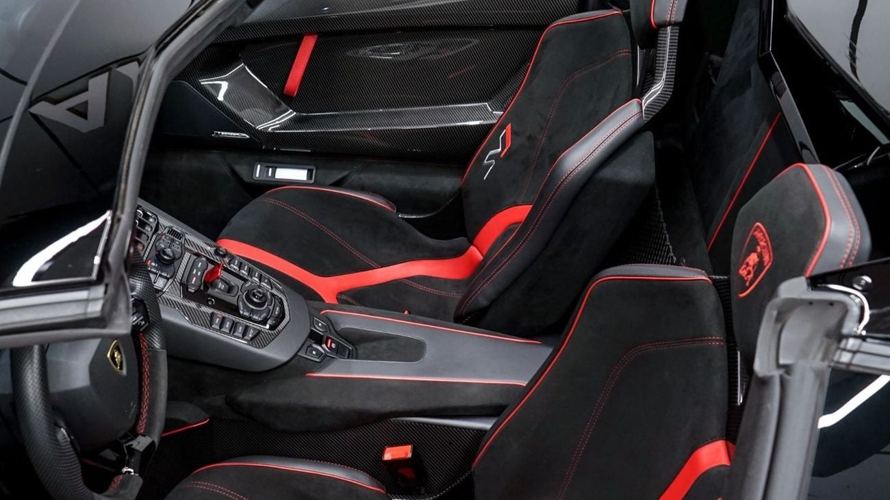 لامبورغيني أفينتادور SVJ 6.5L V12 | European Specs | 8,700 KM | Full Service History