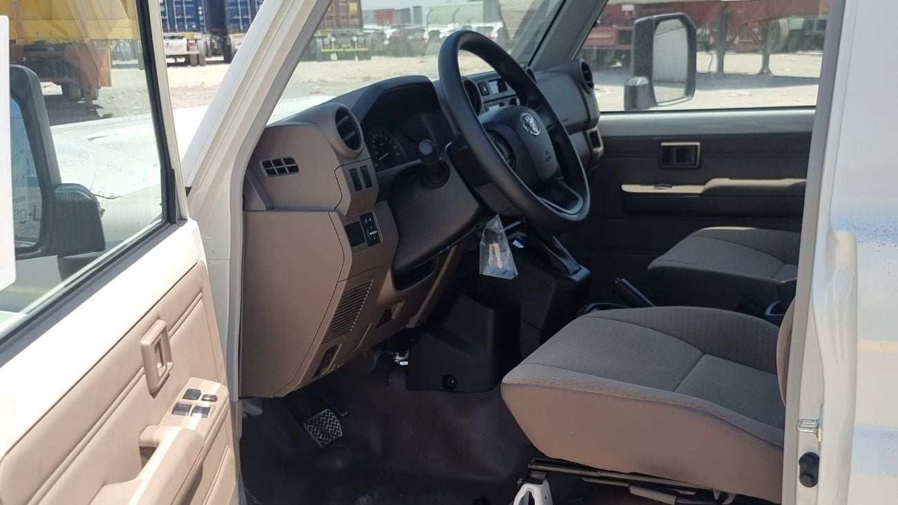 Toyota Land Cruiser 70 78 V6 4.0L Petrol AT 2025YM