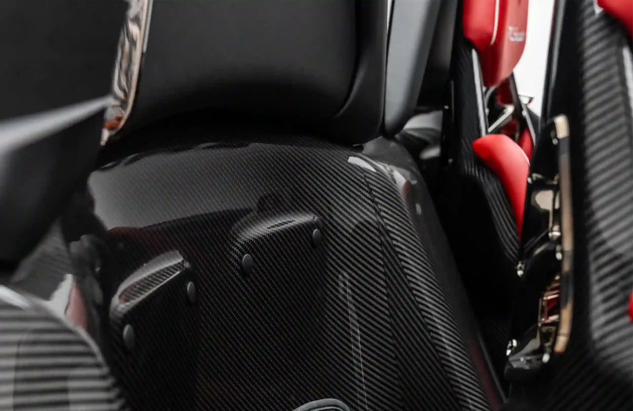 Porsche 918 Spyder 4.6L V8 N/A engine + emotor