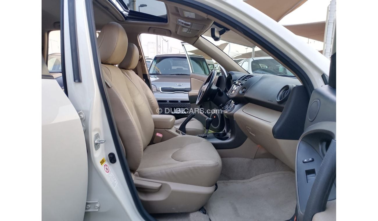 Toyota RAV4 2009 model, full option, leather hatch, cruise control, fingerprint control, sensor wheels, in excel