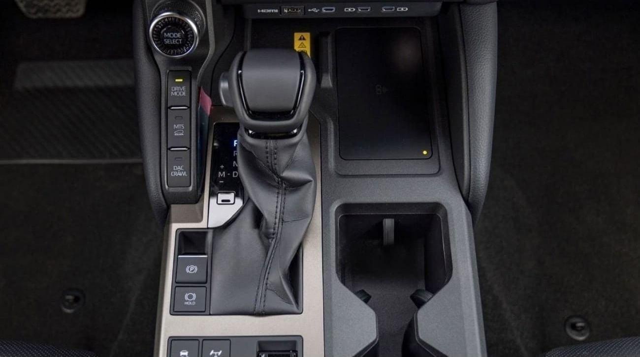 تويوتا برادو GXL 1ST EDITION TOYOTA PRADO 250 2.4P AT FIRST EDITION MY2025 – SAND & GREY ROOF