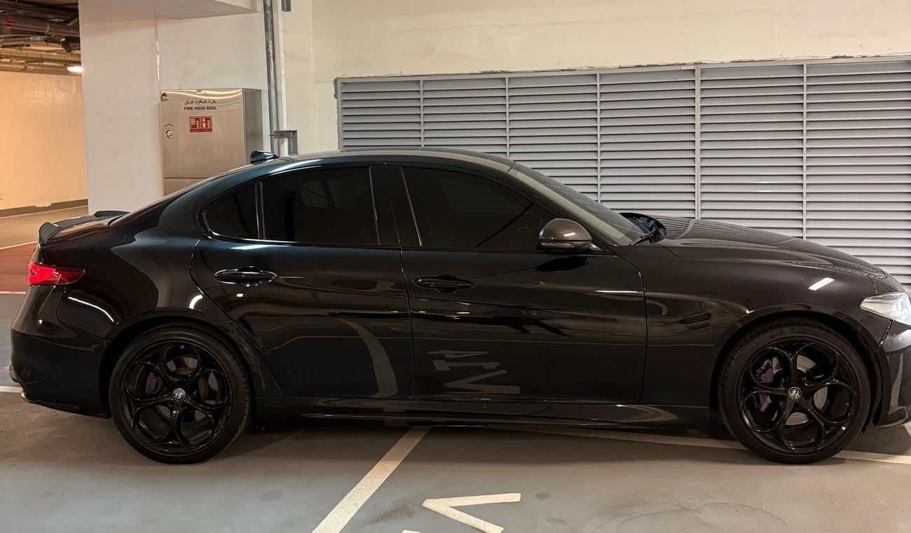 ألفا روميو جوليا Veloce 2.0L AWD