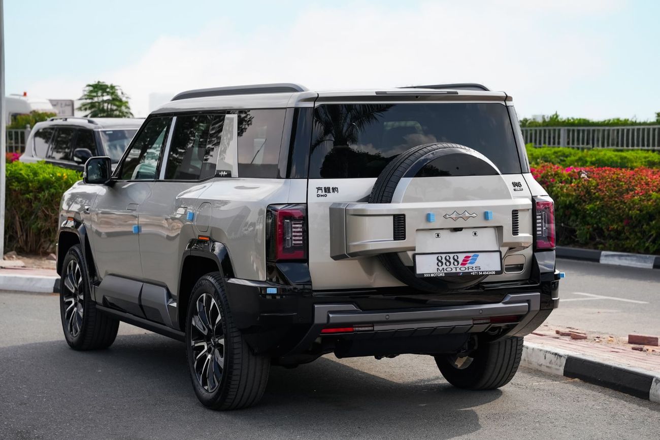 بي واي دي ليوبارد 8 2025 Leopard 8  NEW Flagship 5-seates AWD Gold in White 0Km