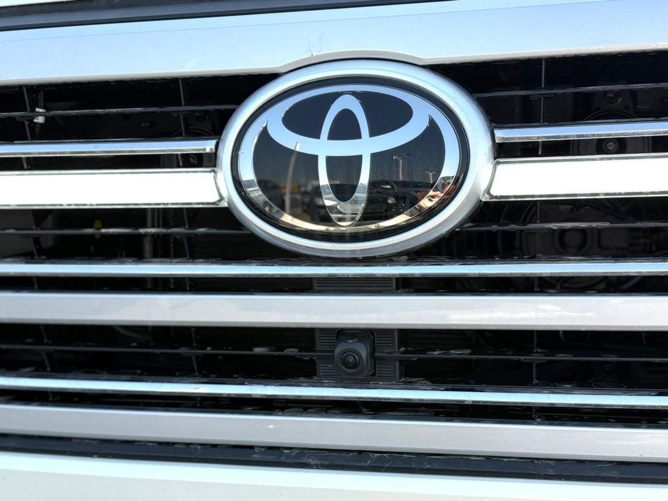 Toyota Land Cruiser Landcruiser VXR 4.0L V6 White 2026 GCC Omani