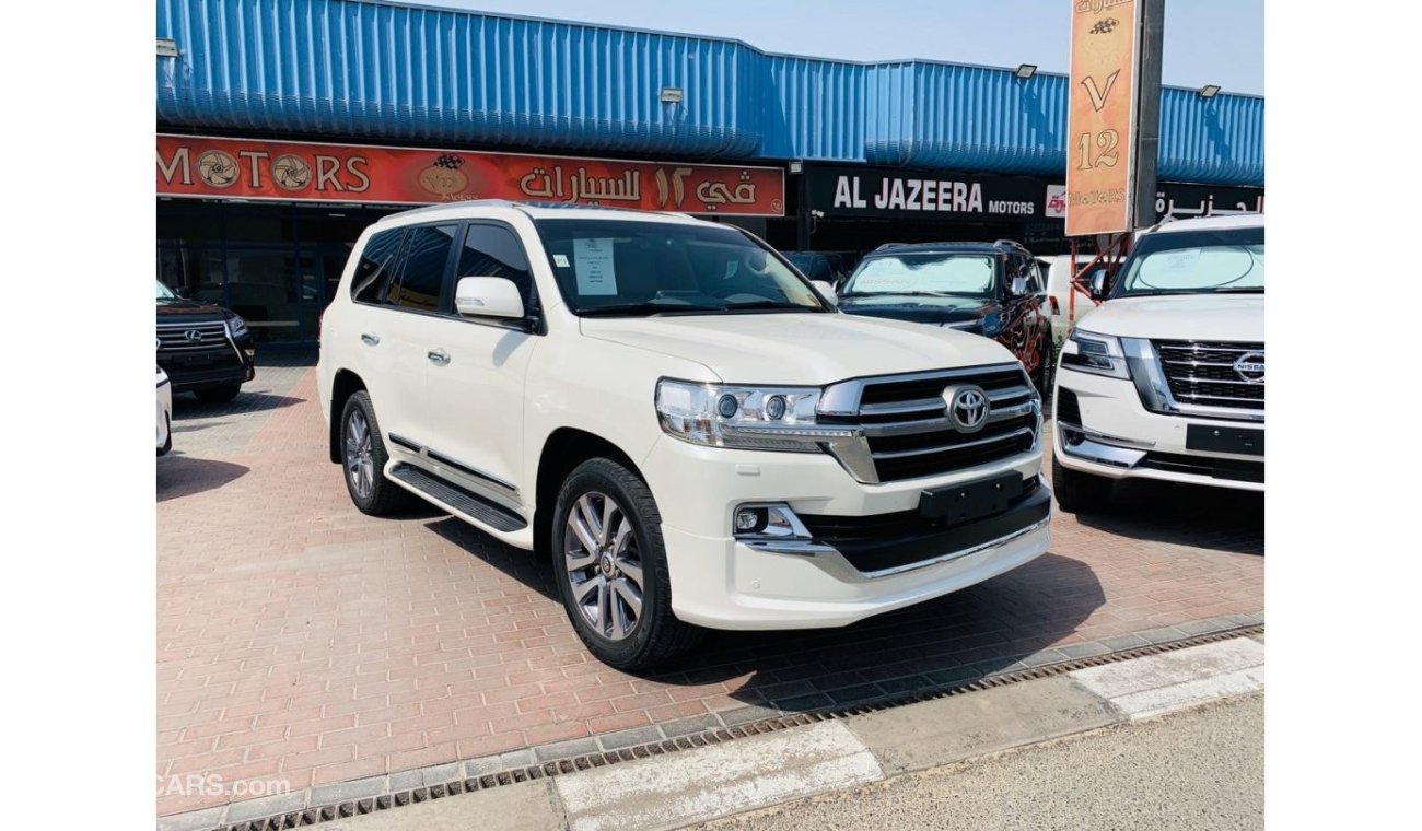 Toyota Land Cruiser GXR V8 5.7