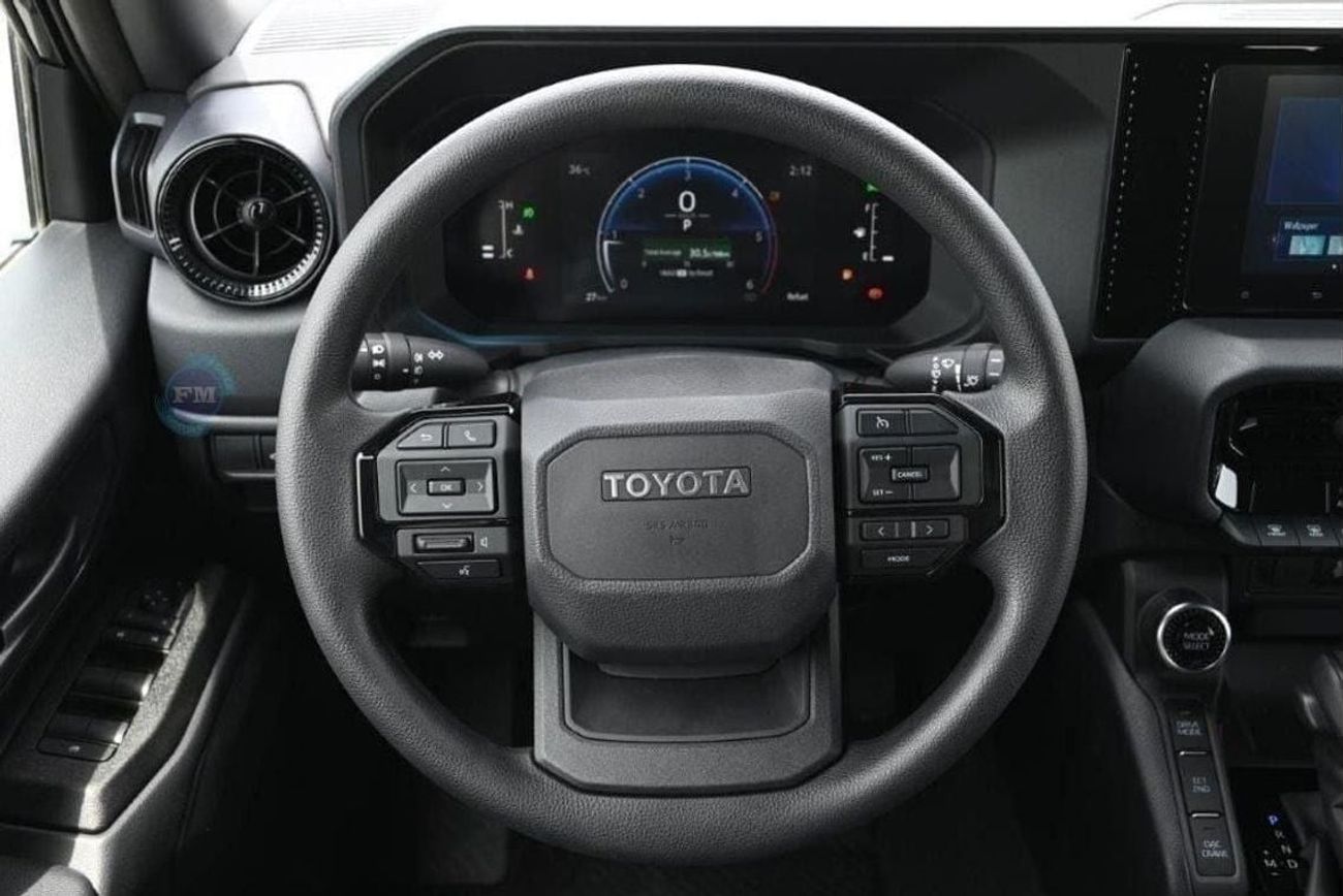 تويوتا برادو TX 2.8L Diesel 7 Seater Automatic