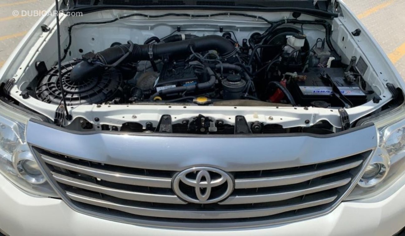 Toyota Fortuner 2014 V4 4x4 Ref#237