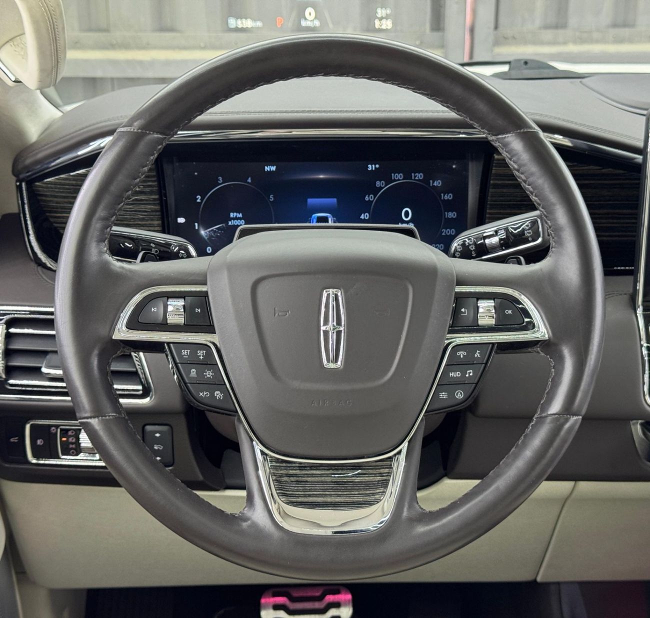 Lincoln Navigator Presidential 3.5L 2023 Lincoln Navigator, 2028 Lincoln Warranty + Service Pack, 7 Seater, GCC