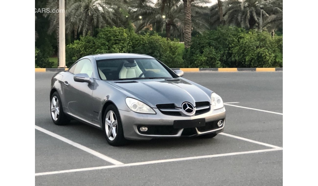 مرسيدس بنز SLK 200 موديل 2009 خليجي حاله ممتازه من الداخل والخارج فل مواصفات