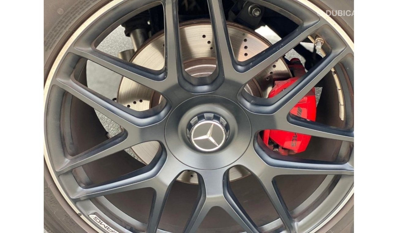 Mercedes-Benz G 63 AMG Premium + **2022**GCC SPEC UNDER WARRANTY AND SERVICE CONTRACT