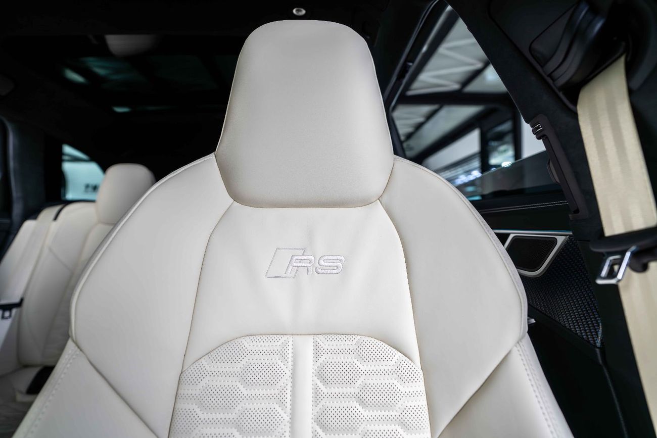 Audi RS6  Avant performance - Special Order - Audi Exclusive - Brand New - High Specification