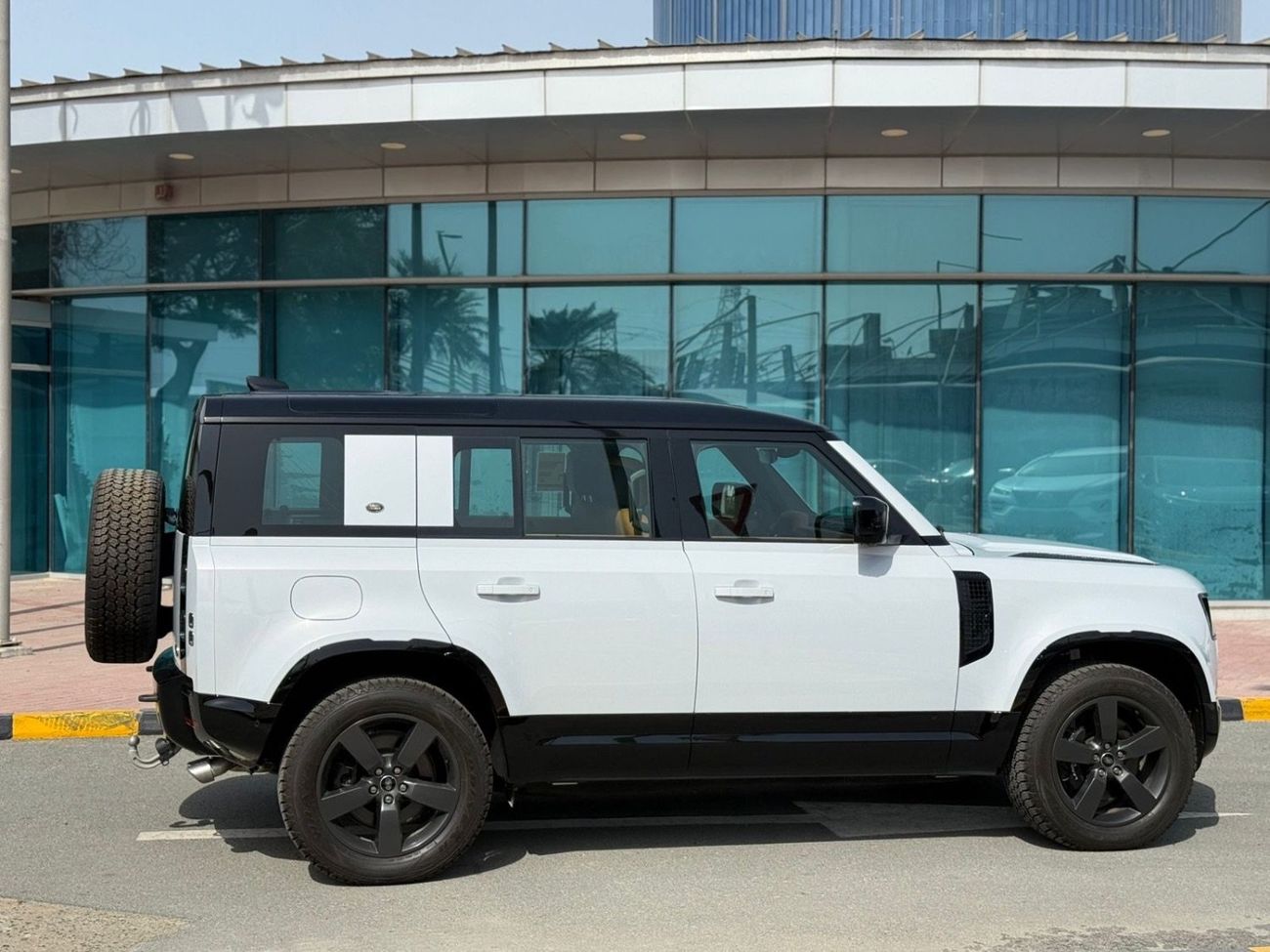 Land Rover Defender 110 X P525 5.0L