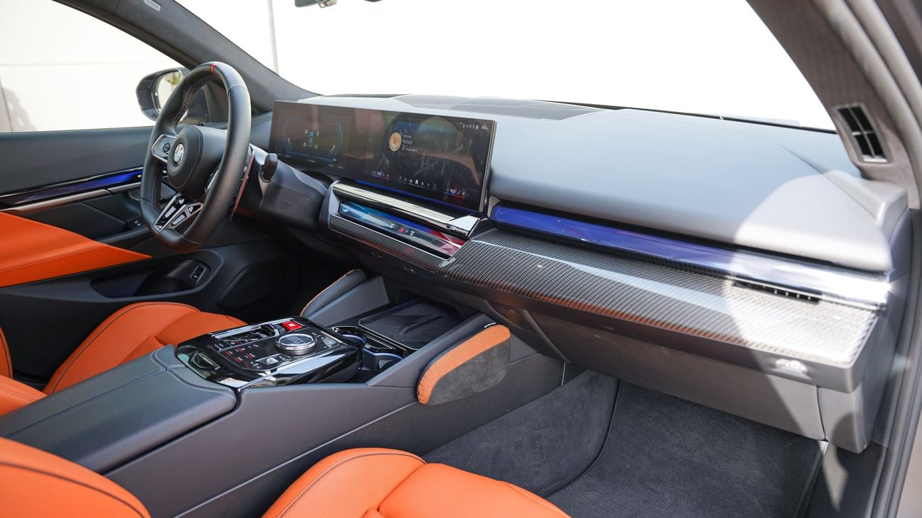 بي أم دبليو M5 200k km warranty worldwide transferable (valid at any BMW dealer) 17/10/2029 | exterior and interior