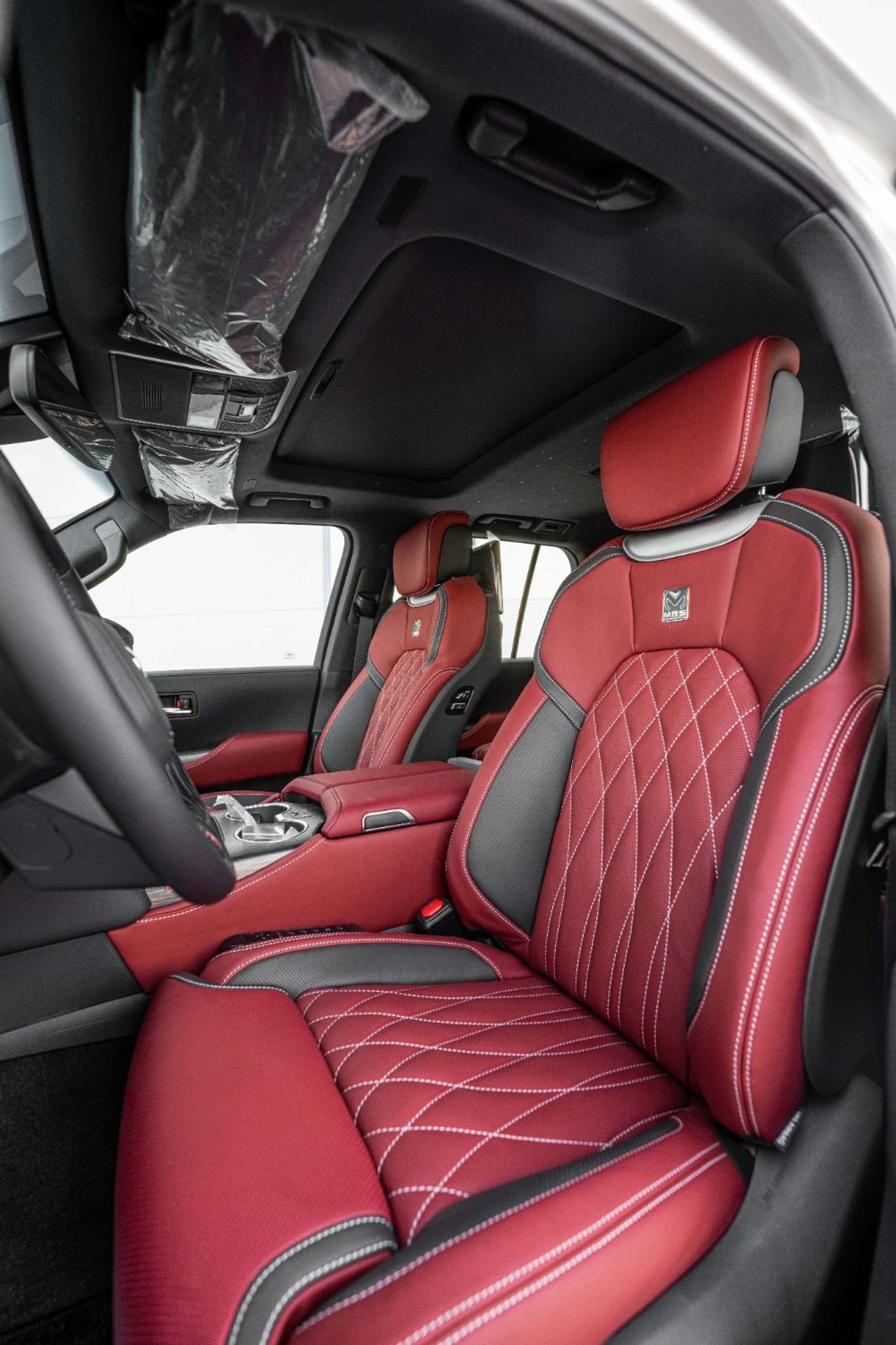 تويوتا لاند كروزر LC300 GR SPORT 3.3L DIESEL FULL OPTION WITH MBS AUTOBIOGRAPHY VIP MASSAGE SEAT AND ROOF STAR LIGHT