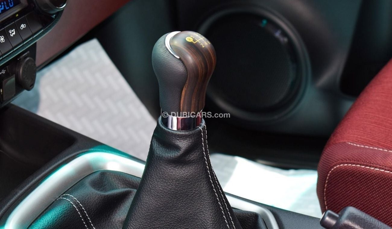 تويوتا هيلوكس 2022 | GLXS 2.4L DSL FULL OPTION A/T MAROON INTERIOR EXPORT ONLY