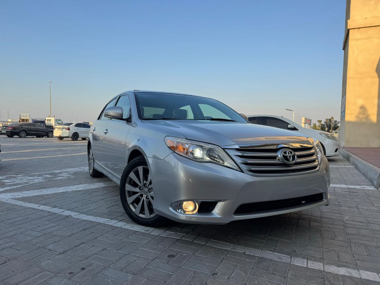 تويوتا افالون Toyota Avalon 2011 limited