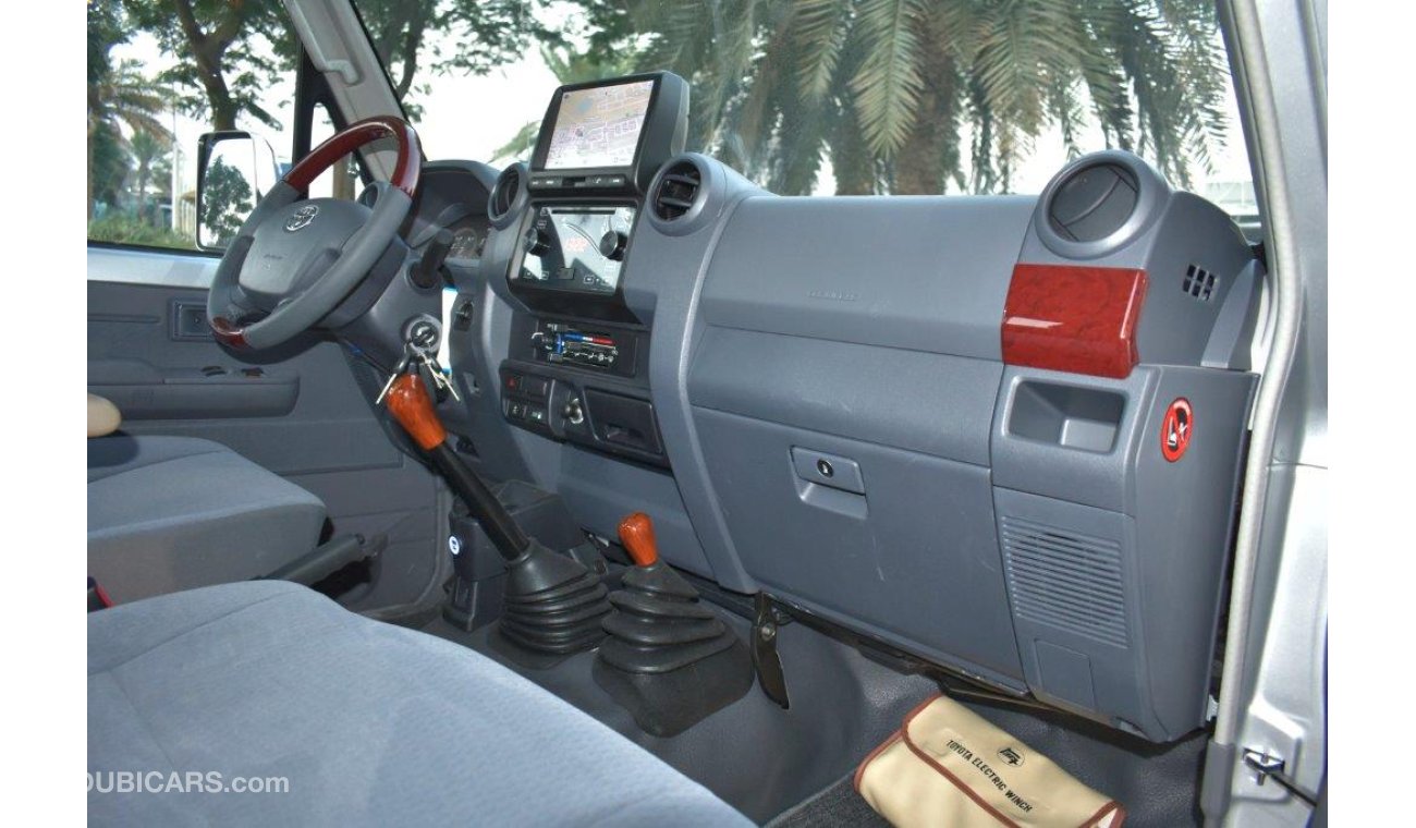 تويوتا لاند كروزر بيك آب Single Cabin V8 Diesel Manual Transmission