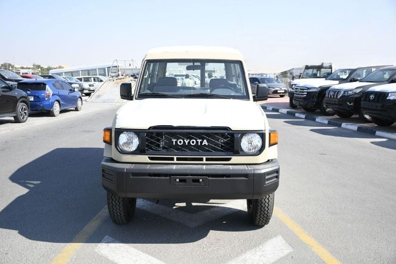 Toyota Land Cruiser 70 4.0L V6 78 Serice MT ( Ready Car )