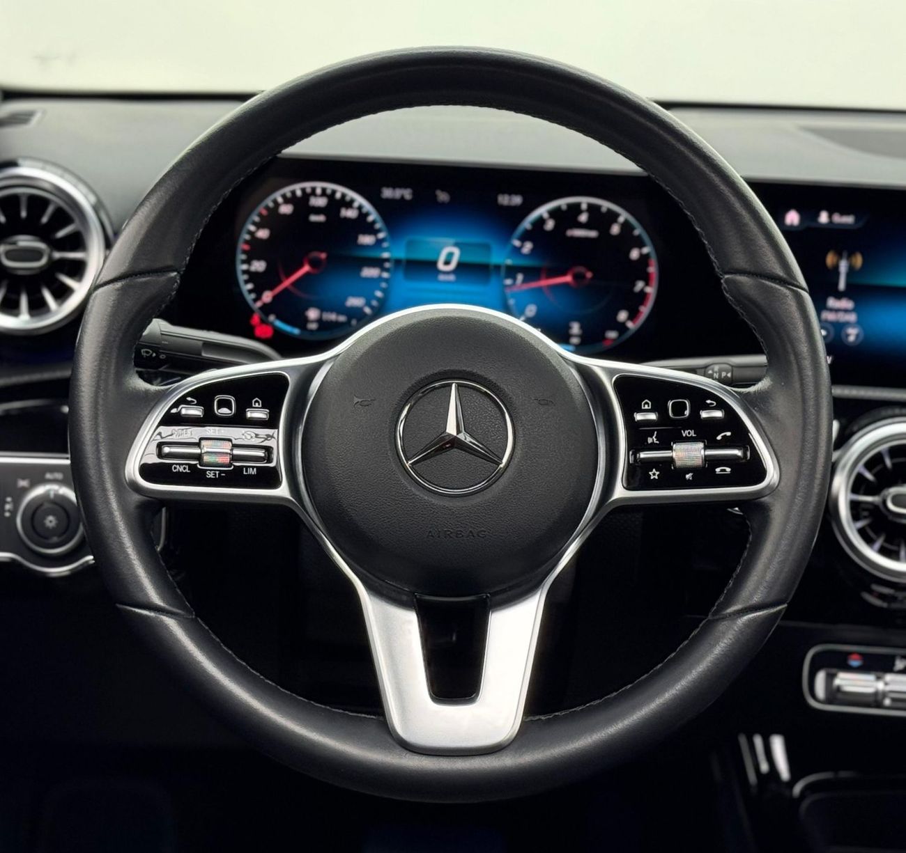 مرسيدس بنز A 200 Premium 2.0L 2021 Mercedes-Benz A200 Premium, 1 Year  Warranty, Mercedes Service History, GCC