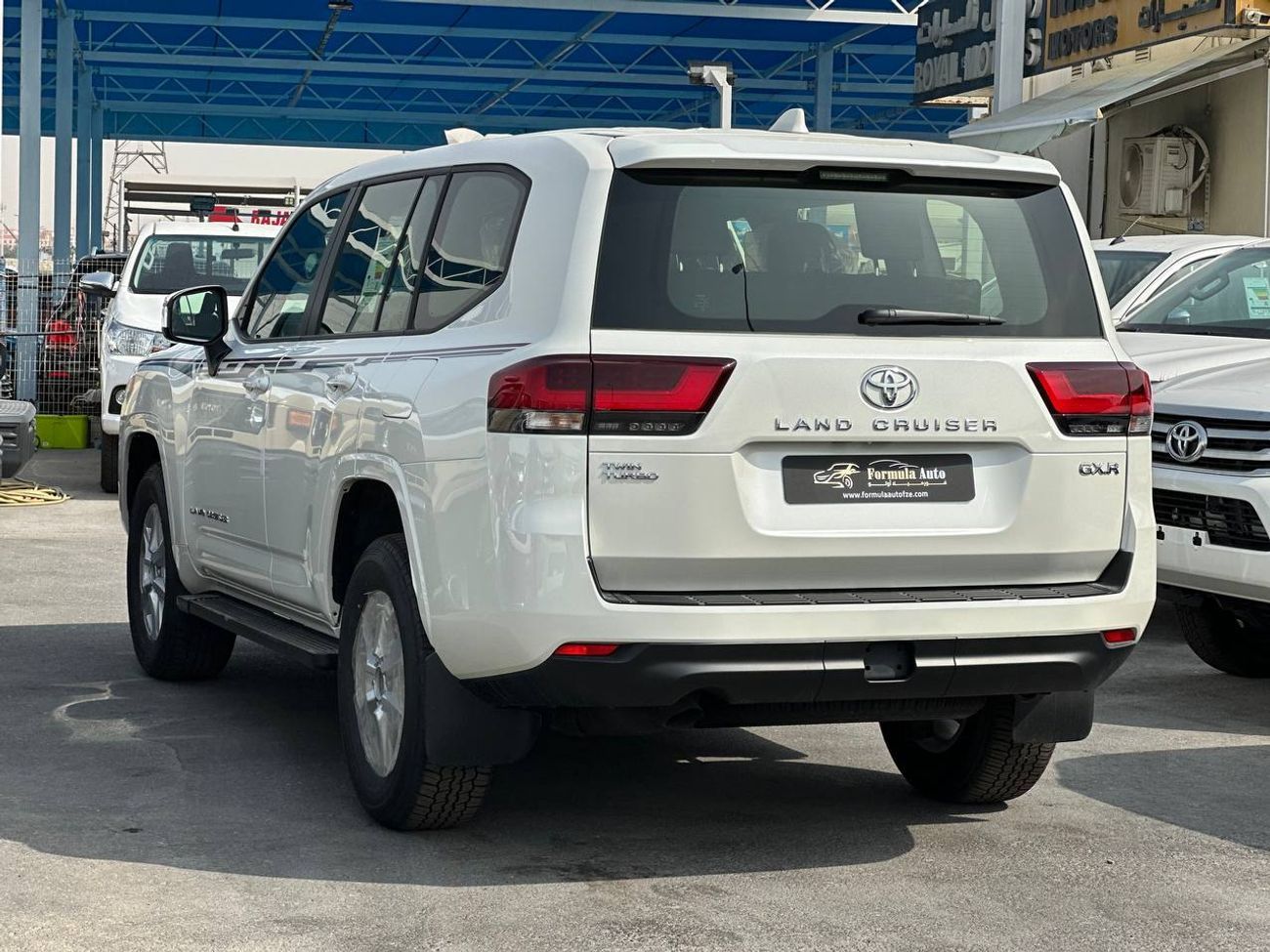 تويوتا لاند كروزر GXR 3.5L PTR A/T // 2026 // STD with Sunroof , Cool Box , Cruise Control // Special Offer // By Form