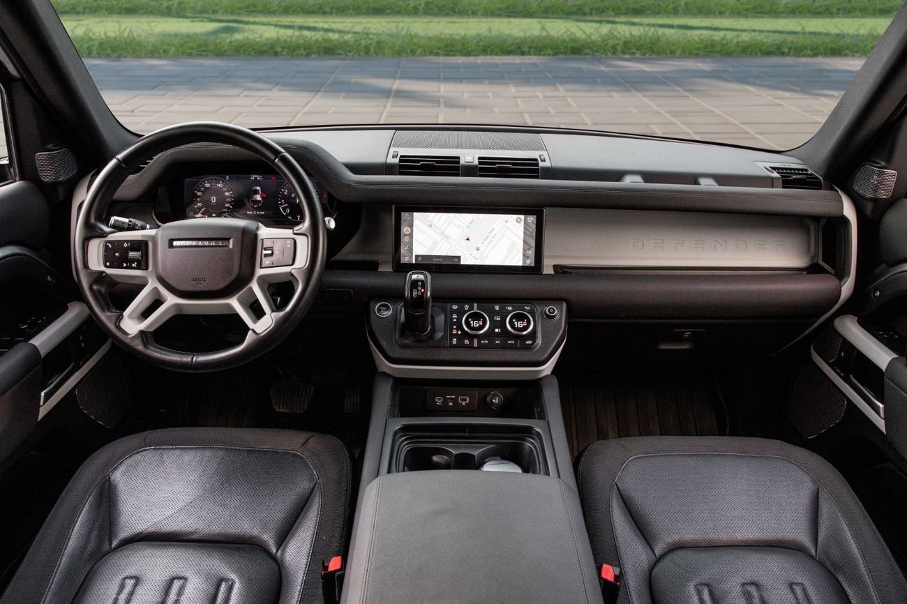 لاند روفر ديفندر Defender P400 SE | 4,700 P.M | 0% Downpayment | Immaculate Condition!